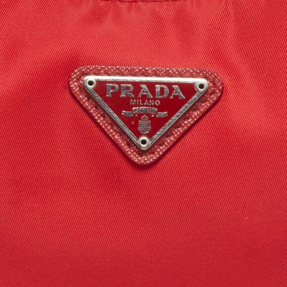 Prada Re-Edition 2000 Red Nylon Shoulder Bag - Picture 5 of 7